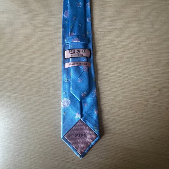 💕2/$30💕Thomas Pink Floral 100% Silk Blue Tie - Picture 6 of 7